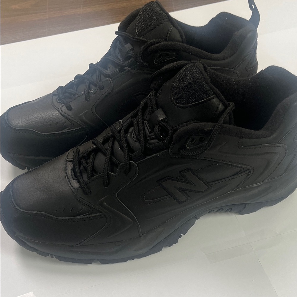 New Balance Men's Black Sneakers